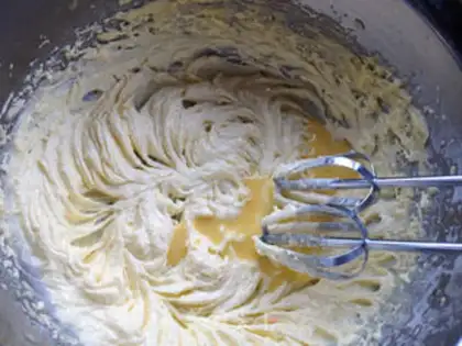 Make Almond cookies step 1