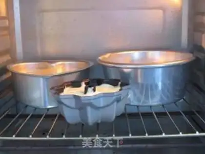 Make A jam sandwich cake step 12