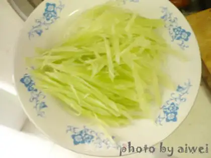 Make Onion dragonfish step 2