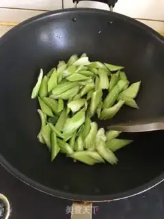 Make Celery lily shrimp step 5