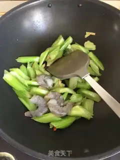 Make Celery lily shrimp step 6