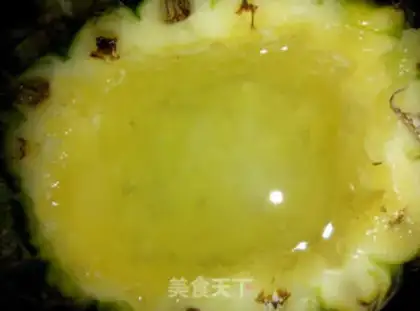 Make Pineapple seafood step 0