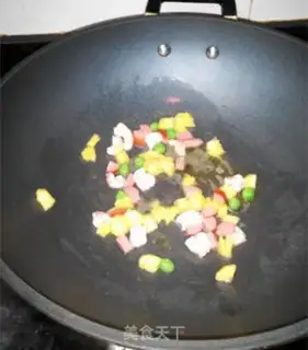 Make Pineapple seafood step 4