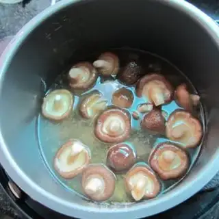 Make Old duck stew mushrooms step 11