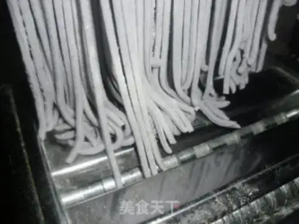 Make Meat sauce salad noodles step 9