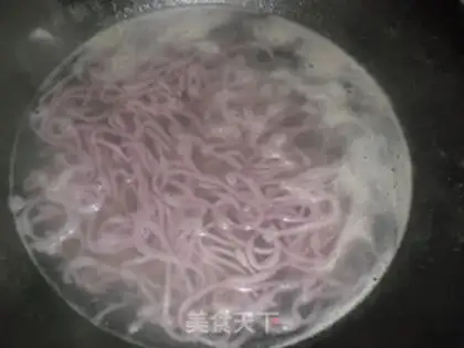Make Meat sauce salad noodles step 10