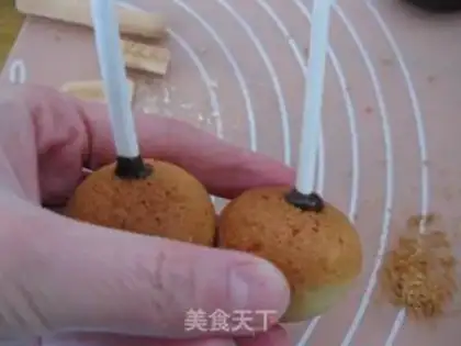Make Rabbit lollipop cake step 9