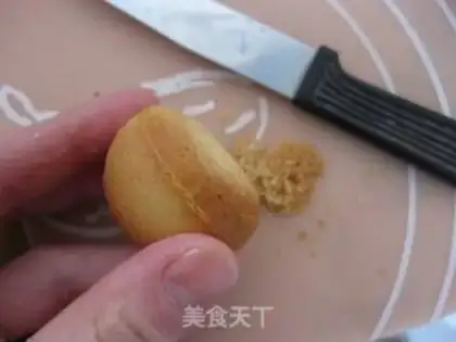 Make Snowman lollipop cake step 2