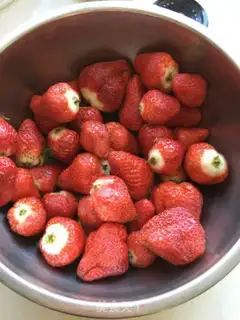 Make Strawberry jam step 0
