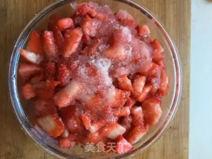 Make Strawberry jam step 2