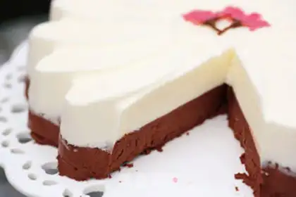 Make Yogurt mousse cake step 17