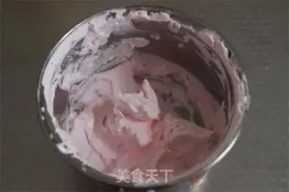 Make Berry Sweet Cupcake step 8