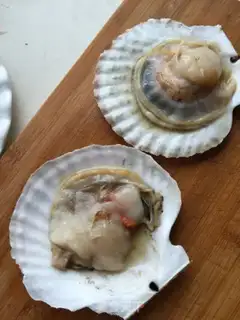Make Cleaning up garlic and Hawaiian step 1