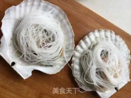 Make Cleaning up garlic and Hawaiian step 3