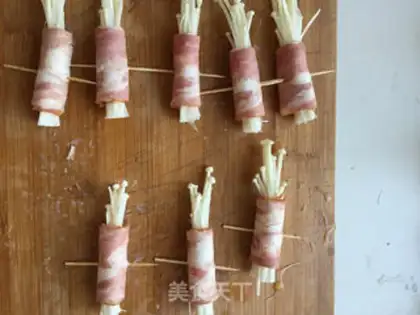 Make Bacon pins and mushrooms step 3