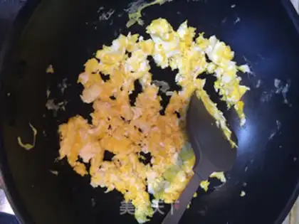 Make A pickle egg-shrimp sticker step 1