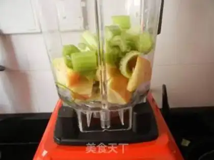 Make Celery apple juice step 2