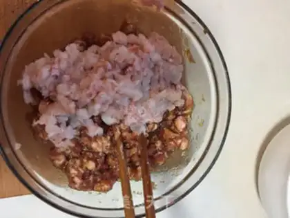 Make A pickle egg-shrimp sticker step 3