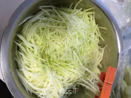 Make A pickle egg-shrimp sticker step 4