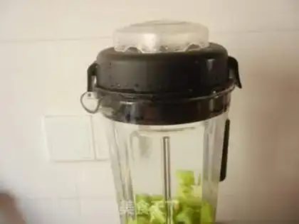 Make Celery apple juice step 4