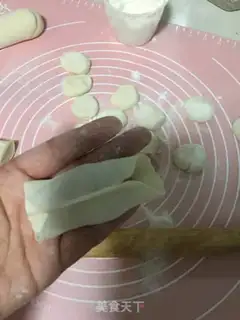 Make A pickle egg-shrimp sticker step 9