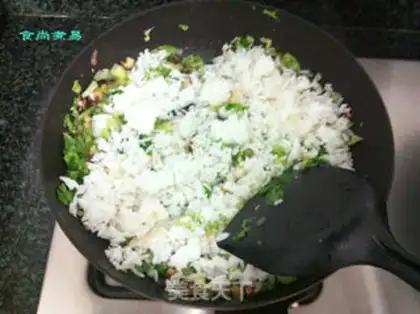 Make Soup and mushroom fried rice step 6