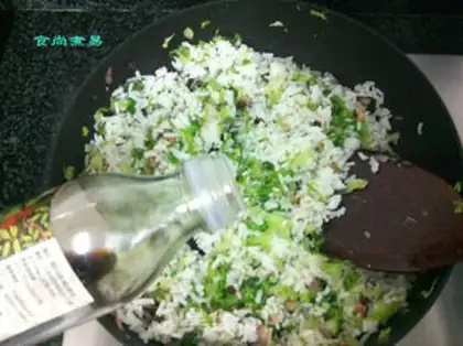 Make Soup and mushroom fried rice step 7