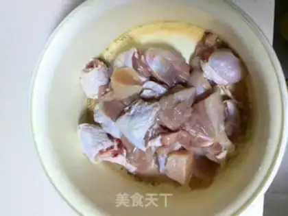 Make Red curry potatoes and chicken legs step 2