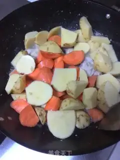 Make Red curry potatoes and chicken legs step 7