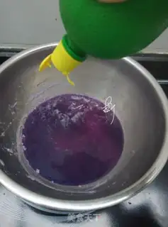 Make Gradually coloured purple shrimp dumplings step 10