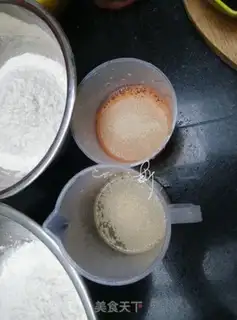 Make Double-coloured fork bun step 3