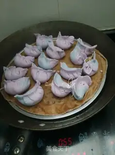 Make Gradually coloured purple shrimp dumplings step 19
