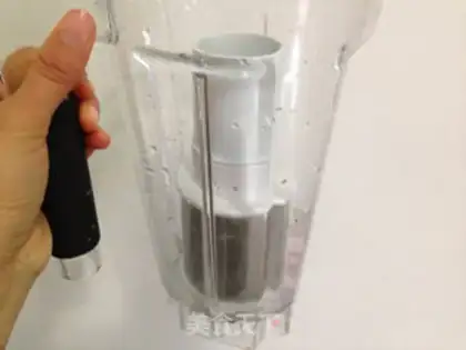 Make Strawberry apple juice step 2