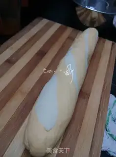 Make Double-coloured fork bun step 19