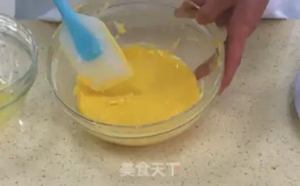 Make A super-detailed eight-inch twilight cake step 5