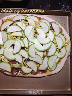 Make Sweet entourage and melon pizza step 8