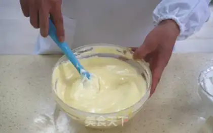 Make A super-detailed eight-inch twilight cake step 14
