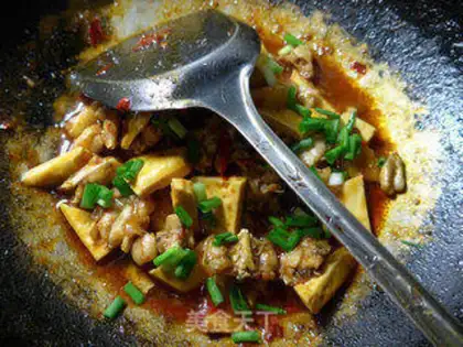 Make Tofu dry-burning bullfrogs step 16