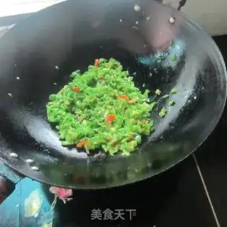 Make Chili egg fried rice step 5