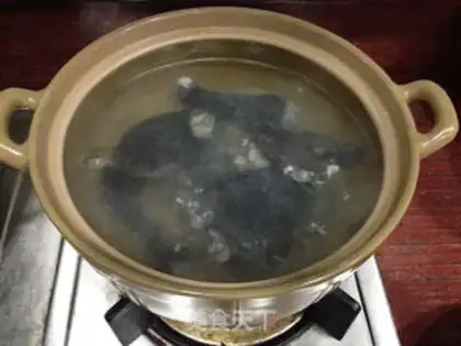 Make A chicken soup for the worm herbs step 3