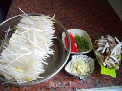 Make Fresh mushrooms and silver sprouts step 1