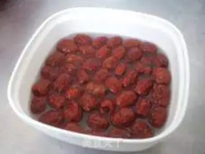 Make The radish red date duck bone soup step 0