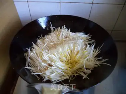 Make Fresh mushrooms and silver sprouts step 4
