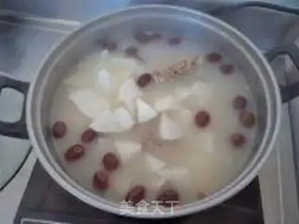 Make The radish red date duck bone soup step 4