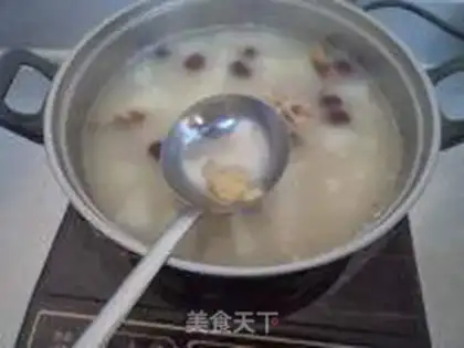 Make The radish red date duck bone soup step 6