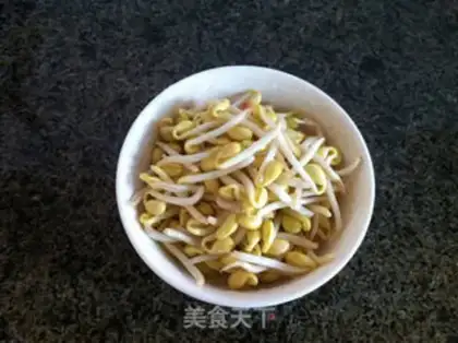 Make Squeeze the bean sprouts step 0