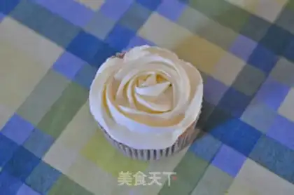 Make Flower cake step 9