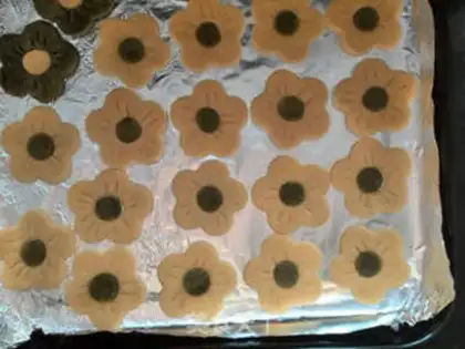 Make Double-coloured cookies step 11