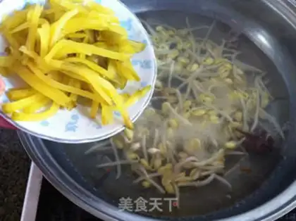 Make Squeeze the bean sprouts step 5