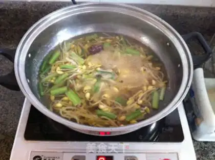 Make Squeeze the bean sprouts step 8